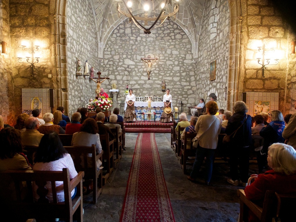 La luz de Cristo brilla pese a la lluvia en el Tiétar