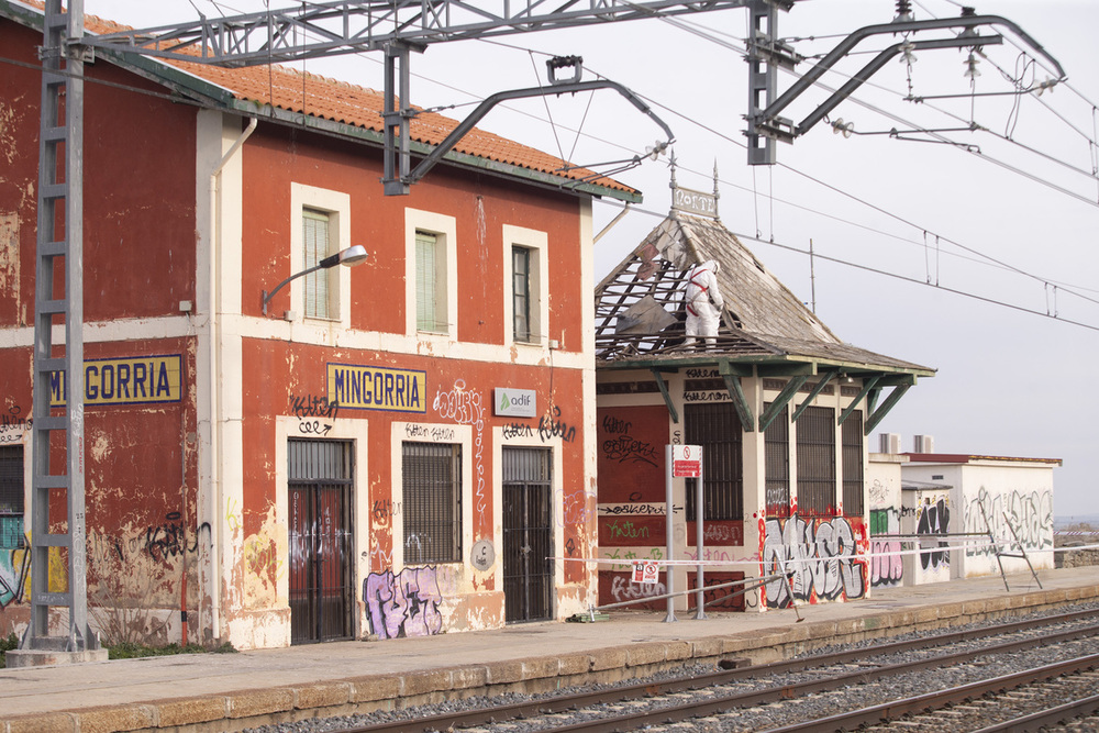 En marcha la demolición de la estación de Mingorría