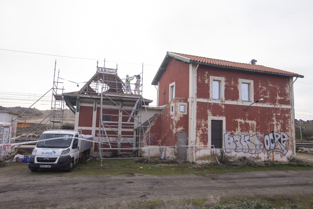 En marcha la demolición de la estación de Mingorría