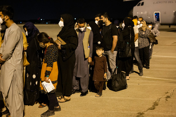 España comienza a recibir a afganos solicitantes de asilo