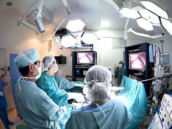 La espera quirúrgica crece en 15 días, hasta los 144