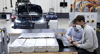 Valladolid compite por 4.000 empleos de una planta de baterías