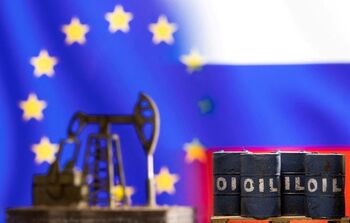 La UE acuerda fijar un tope de 60 dólares al petróleo ruso