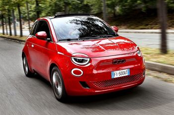 El Fiat 500 se viste de rojo