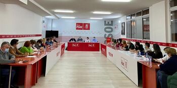 El PSOE alienta a Tudanca y cree que el PP se pliega a Vox