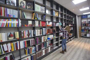 Librería Letras mueve su sede unos metros