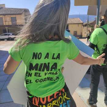 Colectivos del Corneja celebran el rechazo a la mina