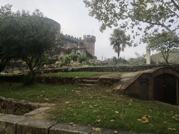 El PP tilda de «tropelía» una rampa al castillo de Mombeltrán
