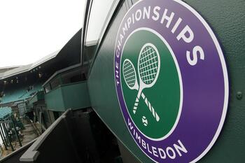 Wimbledon cierra la puerta a los tenistas rusos y bielorrusos