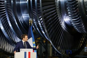 Francia estudia la construcción de 14 reactores nucleares