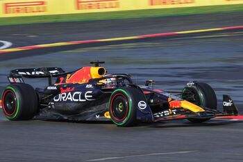Verstappen firma otra 'pole' pero saldrá sexto