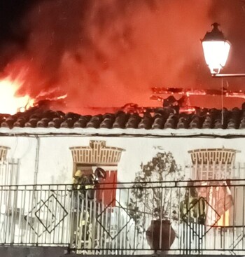 2 heridos en un fuego en una casa, uno trasladado a Valladolid