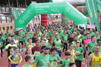Más de 8.000 andarines tiñen de verde las calles de Zamora
