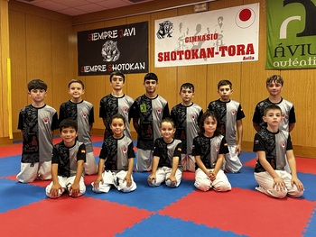 Doce karatecas del Shotokan Tora, en la Liga Nacional Infantil