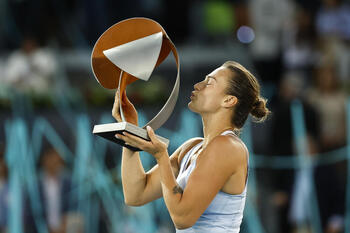 Sabalenka gana por segunda vez en Madrid