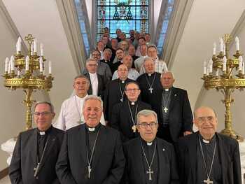 Rico se ‘estrena’ con los obispos y vicarios
