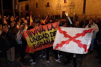 El PSOE exige a Mañueco que condene 