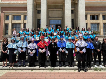 Graduados 22 maestros en la Escuela Fray Luis de León