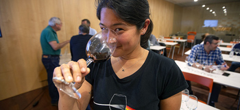 Gross presenta a los sumilleres abulenses su vino de Rioja