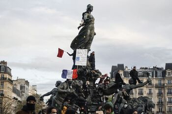 Más de 200 detenidos tras otra jornada de protestas en Francia