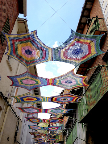 Coloridos parasoles de ganchillo en Casillas