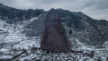 Suben a 31 los muertos por un corrimiento de tierra en China