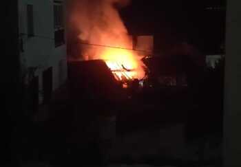 Un incendio en una casa de Gavilanes apagado gracias a vecinos