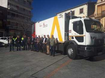Nuevo camión para la recogida de residuos en Pinares de Ávila