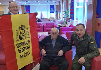 Visita institucional al militar de mayor edad en Ávila