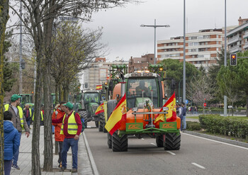 La tractorada de Valladolid: 550 tractores y 1.000 personas