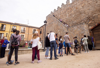 Los turistas pagarán un 60% más por subir a la Muralla