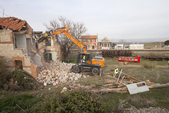 En marcha la demolición de la estación de Mingorría