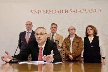 Ricardo Rivero presenta su dimisión como rector de la Usal